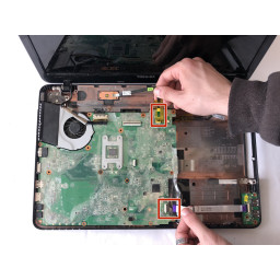 Замена материнской платы Toshiba Satellite L755-S5244